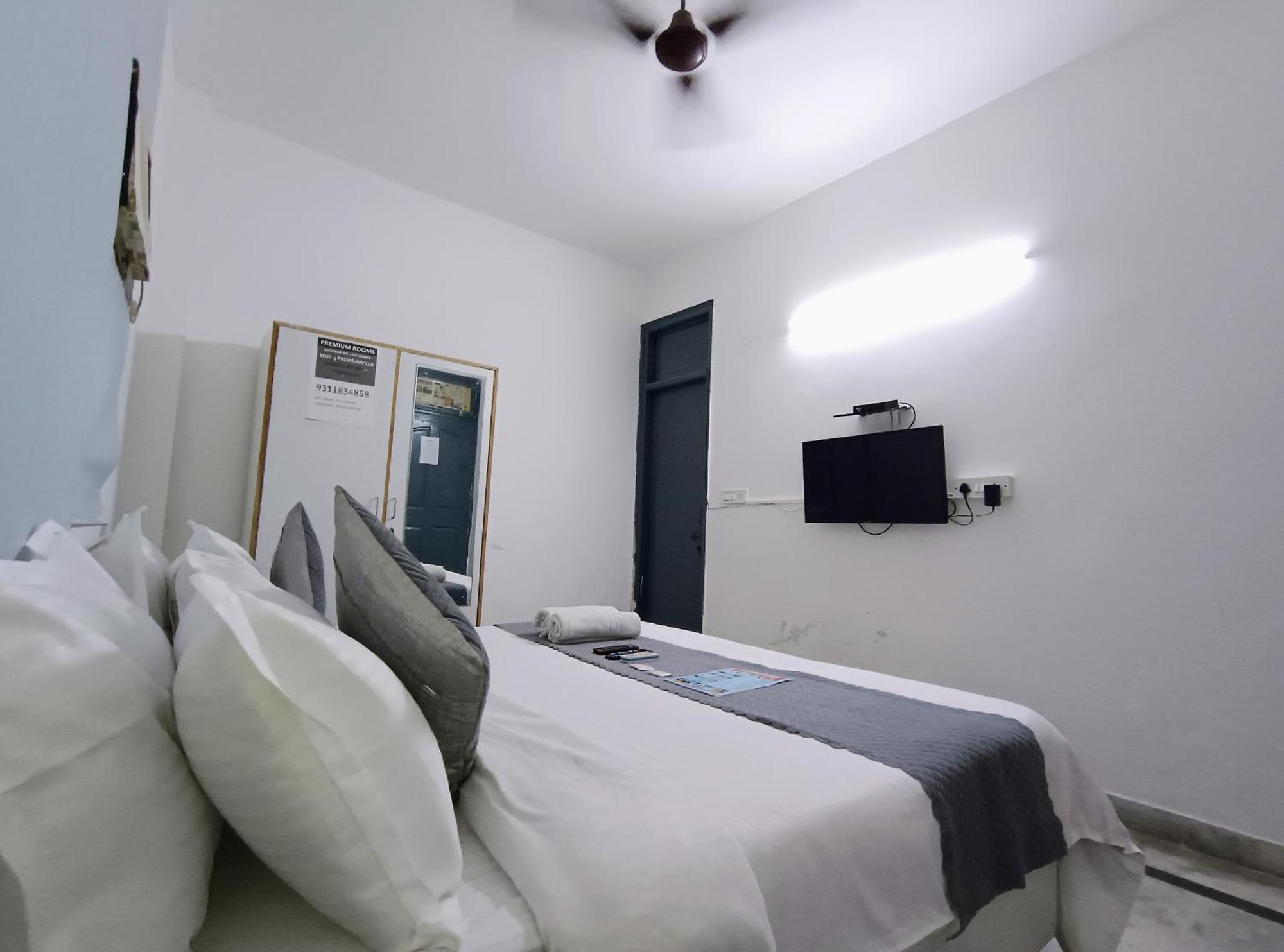 Hotel Hauz Khas Fort View Yeni Delhi Dış mekan fotoğraf