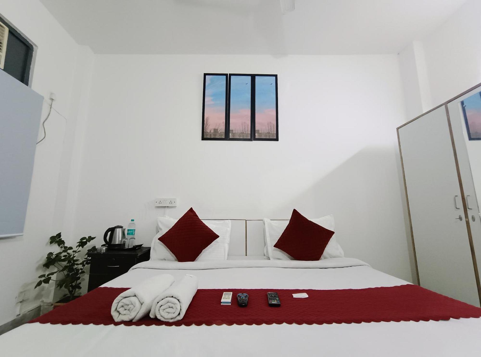 Hotel Hauz Khas Fort View Yeni Delhi Dış mekan fotoğraf